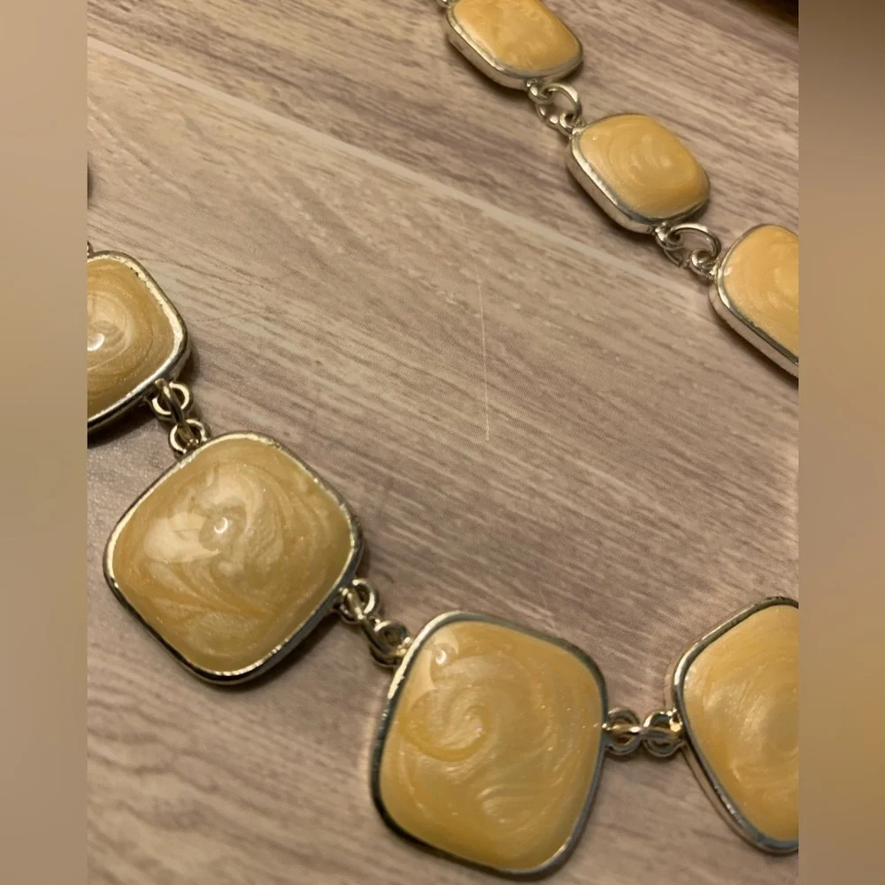 Necklace with Yellow Stones - Picture 1 of 9